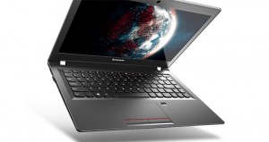 Lenovo E31-70 różni się ThinkPadów brakiem logo i faktycznie użytecznego manipulatora TrackPoint